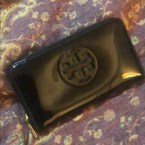 Tory Burch zipper wallet